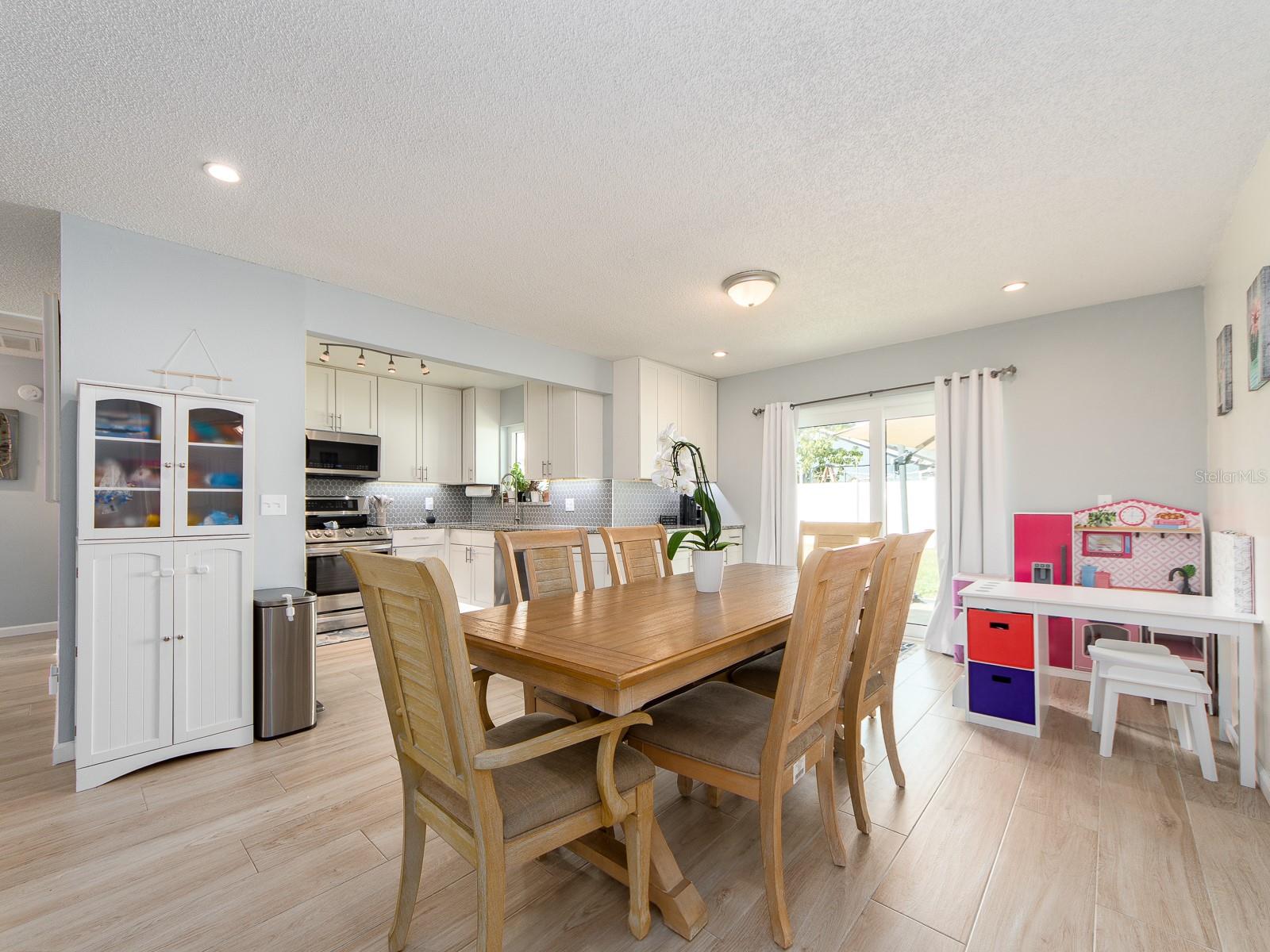 Image 14 of 37 For 12410 Cumberland Drive