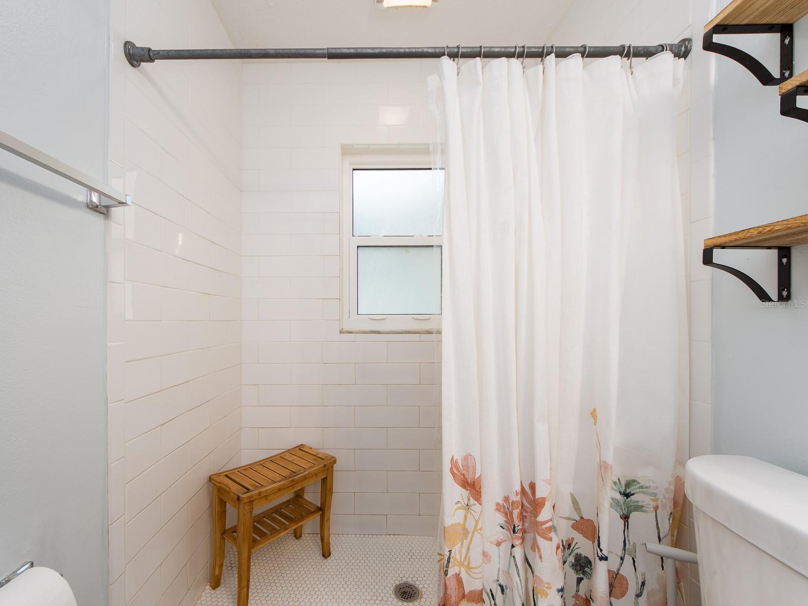 Image 22 of 37 For 12410 Cumberland Drive