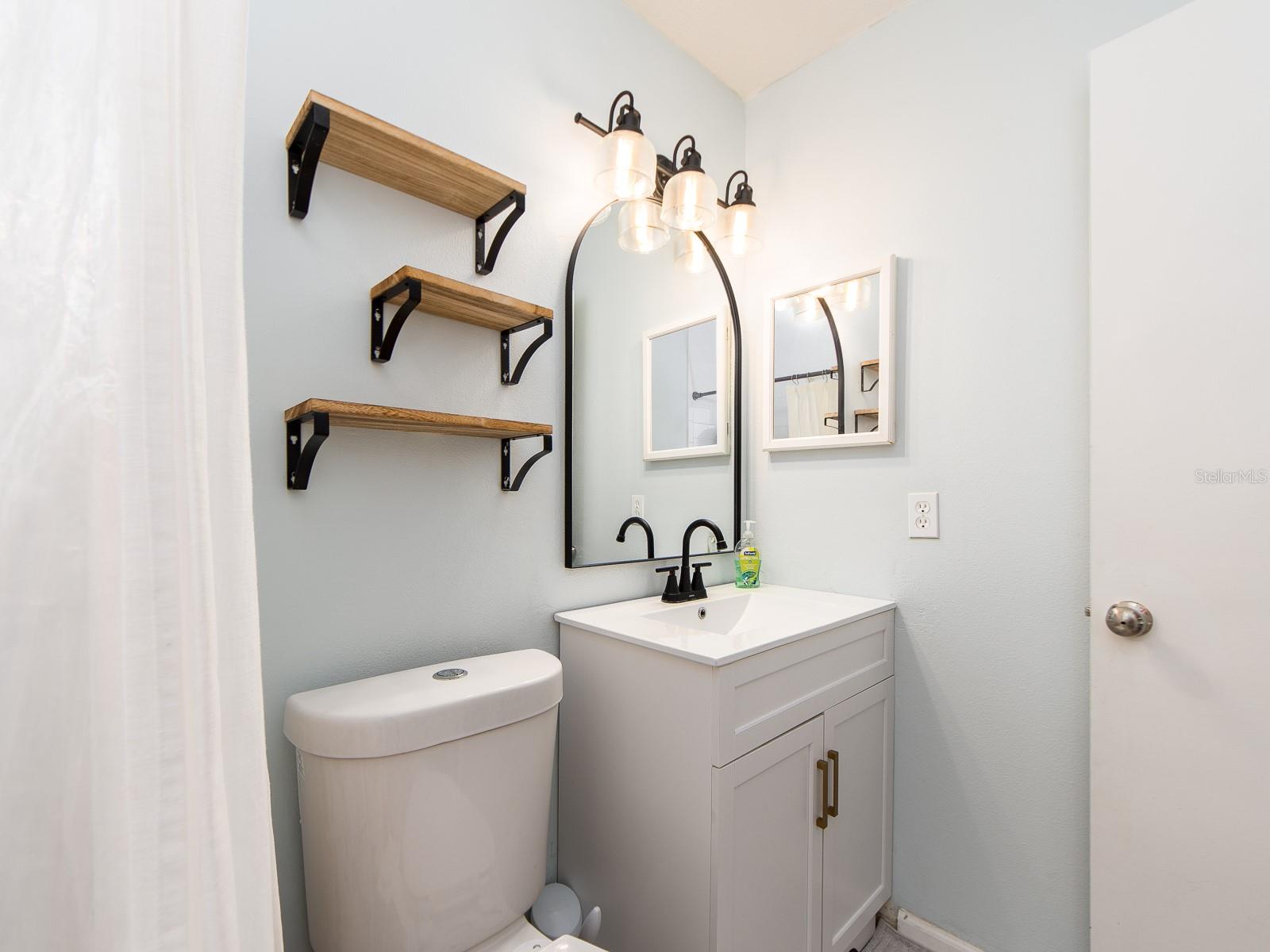 Image 23 of 37 For 12410 Cumberland Drive