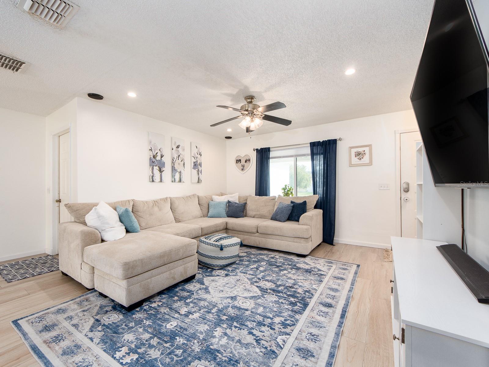 Image 7 of 37 For 12410 Cumberland Drive