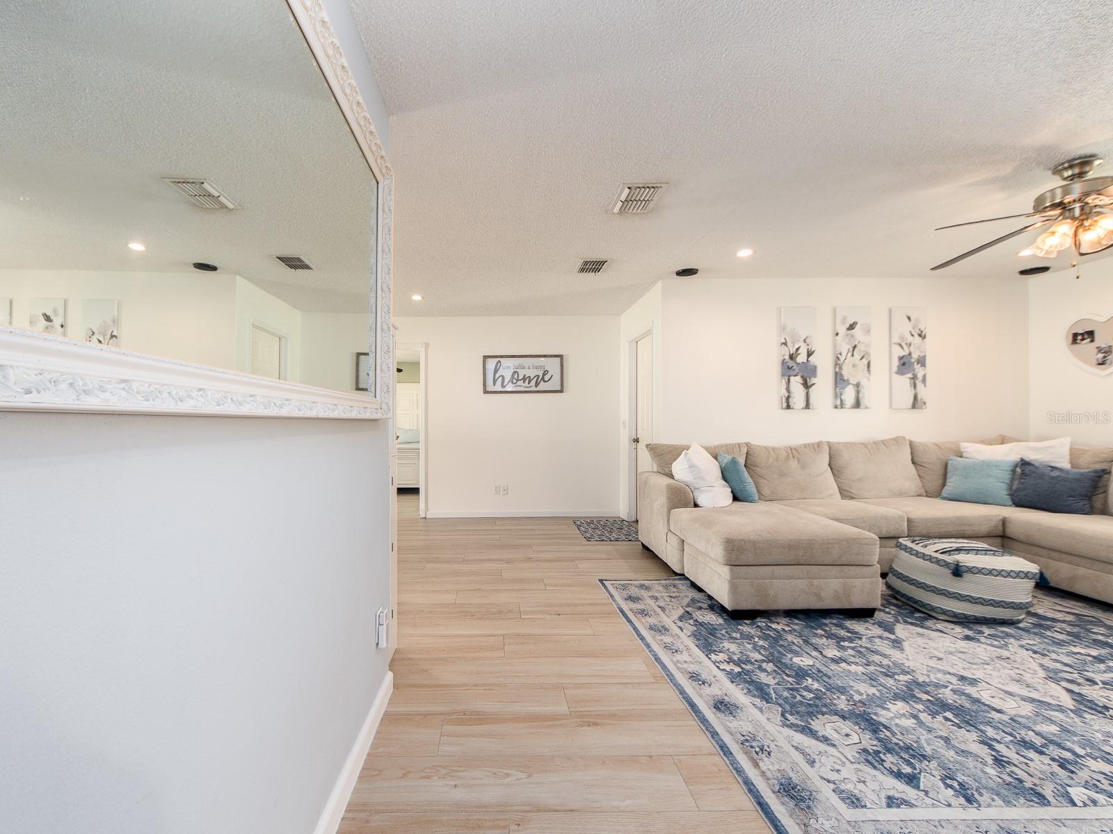 Image 8 of 37 For 12410 Cumberland Drive