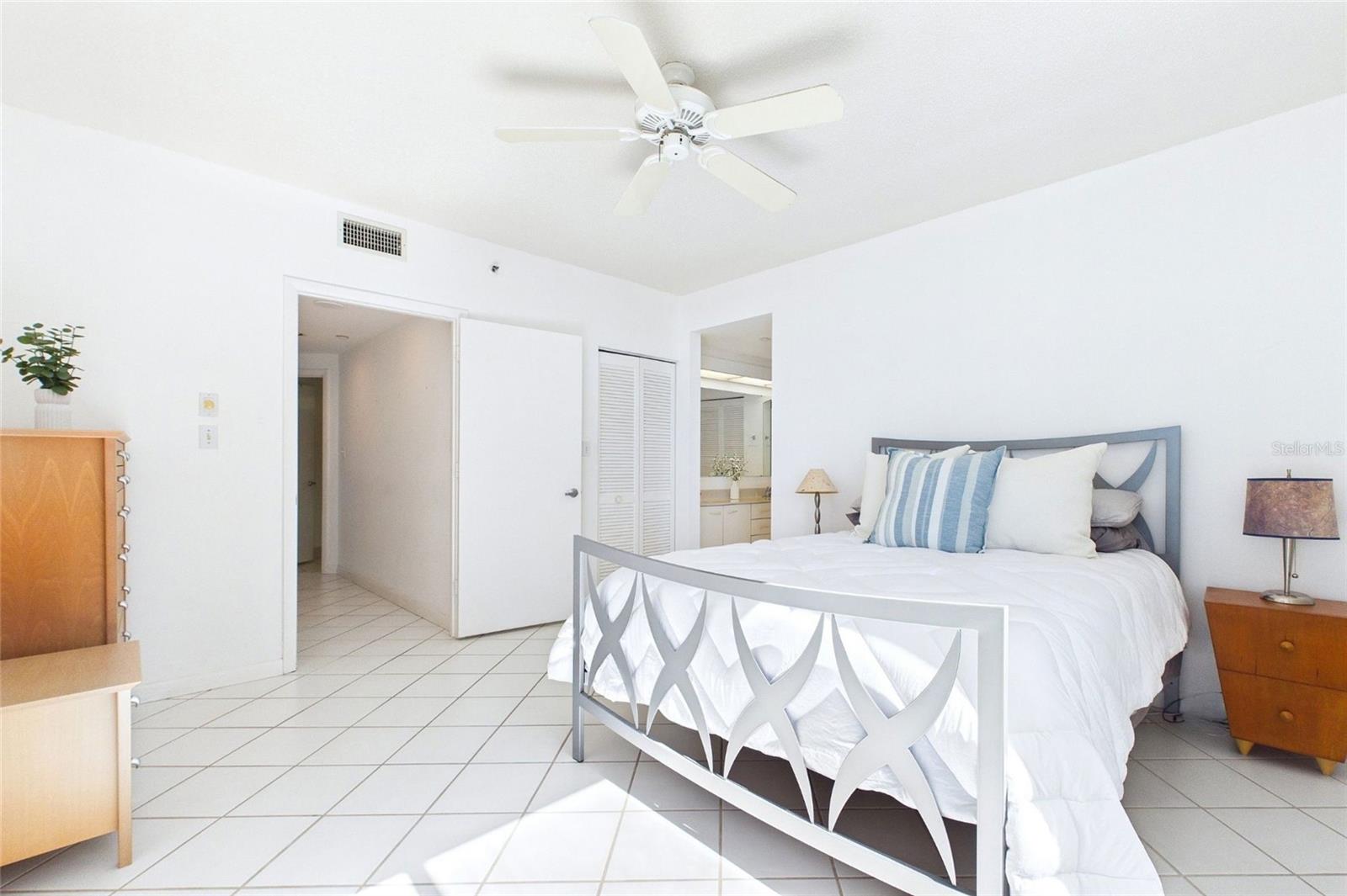 Image 11 of 22 For 1520 Gulf Boulevard 505