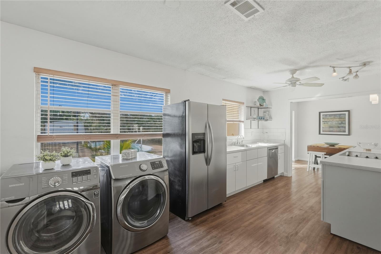 Image 11 of 33 For 3515 Country Club Way S