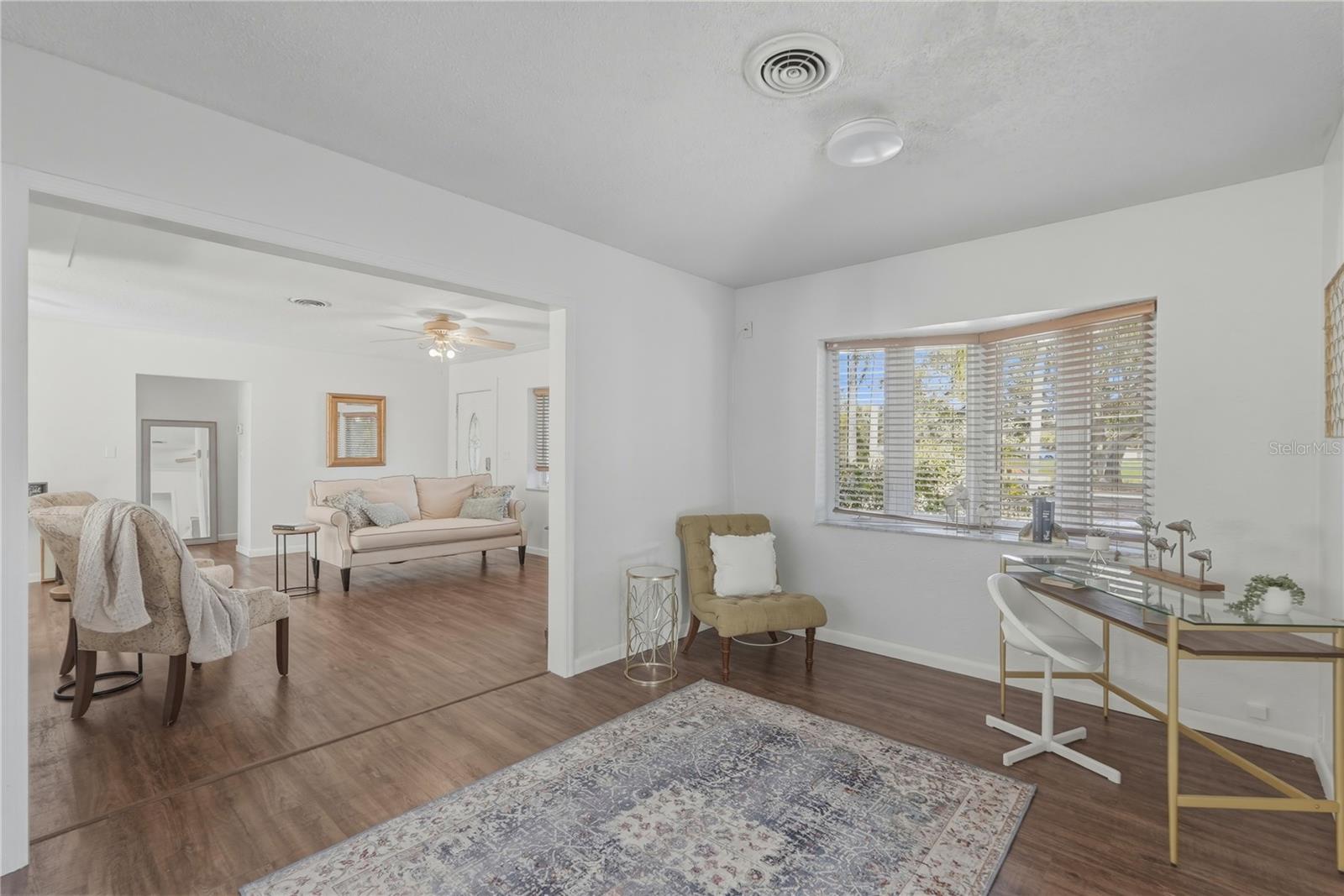 Image 12 of 33 For 3515 Country Club Way S