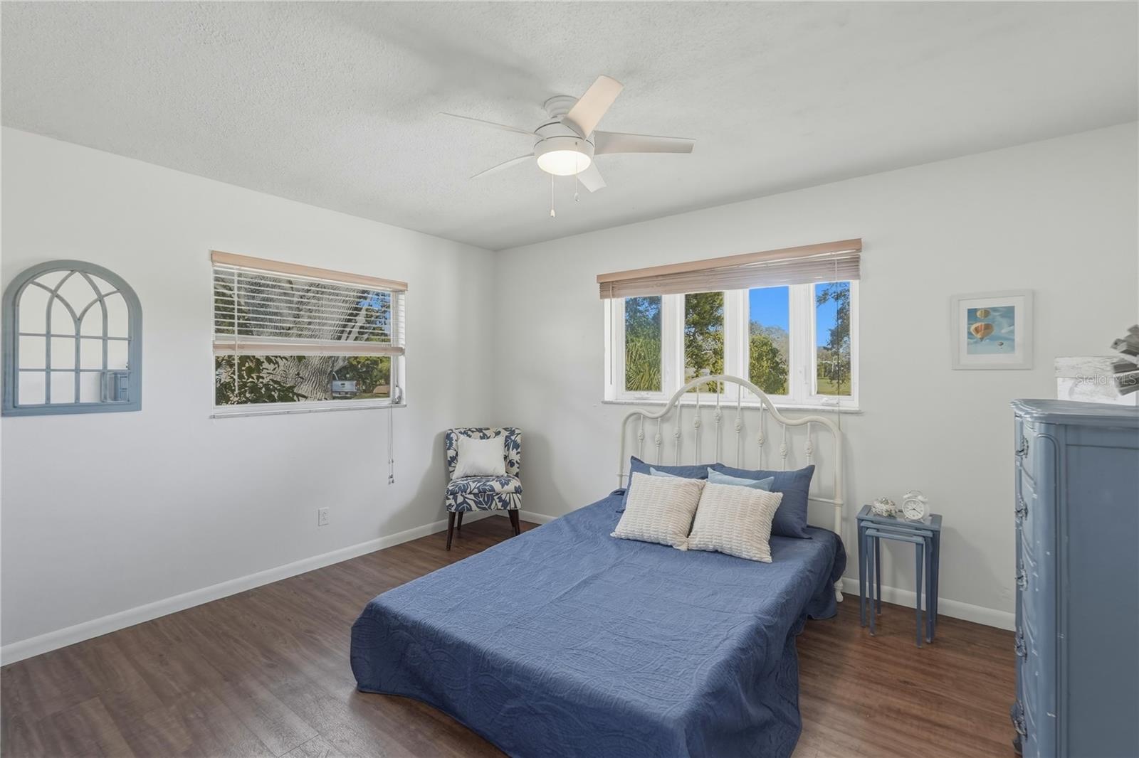 Image 17 of 33 For 3515 Country Club Way S