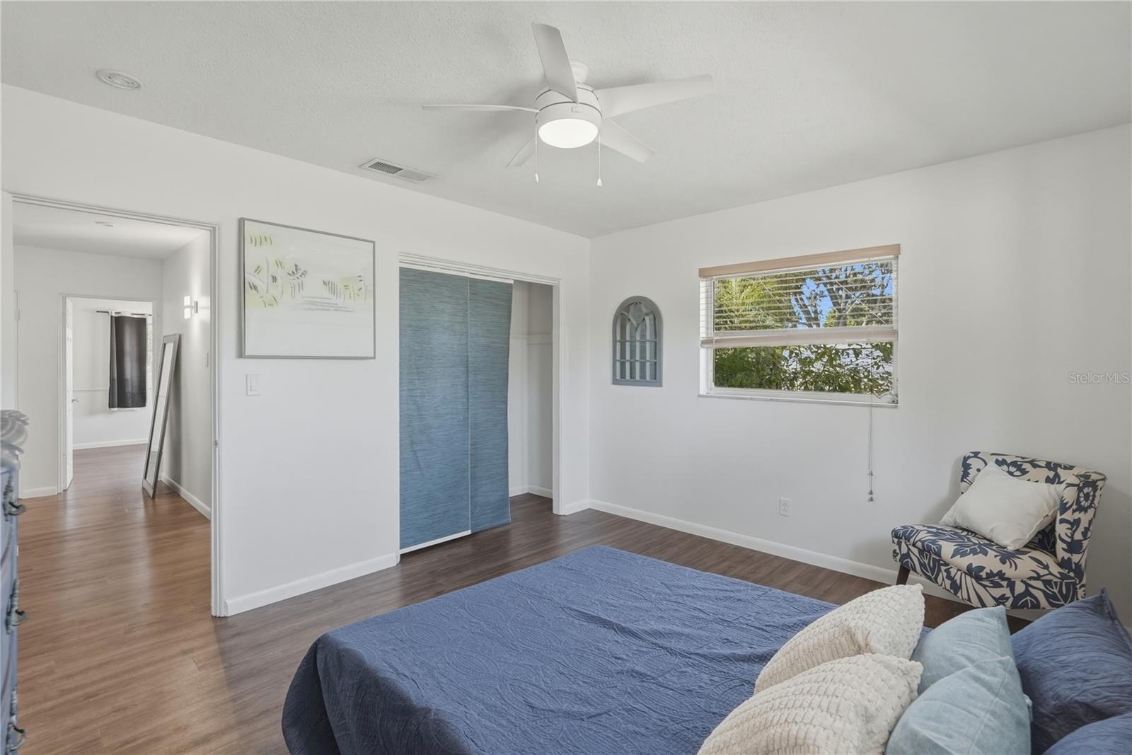 Image 19 of 33 For 3515 Country Club Way S