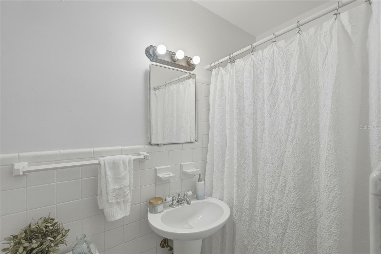 Image 20 of 33 For 3515 Country Club Way S