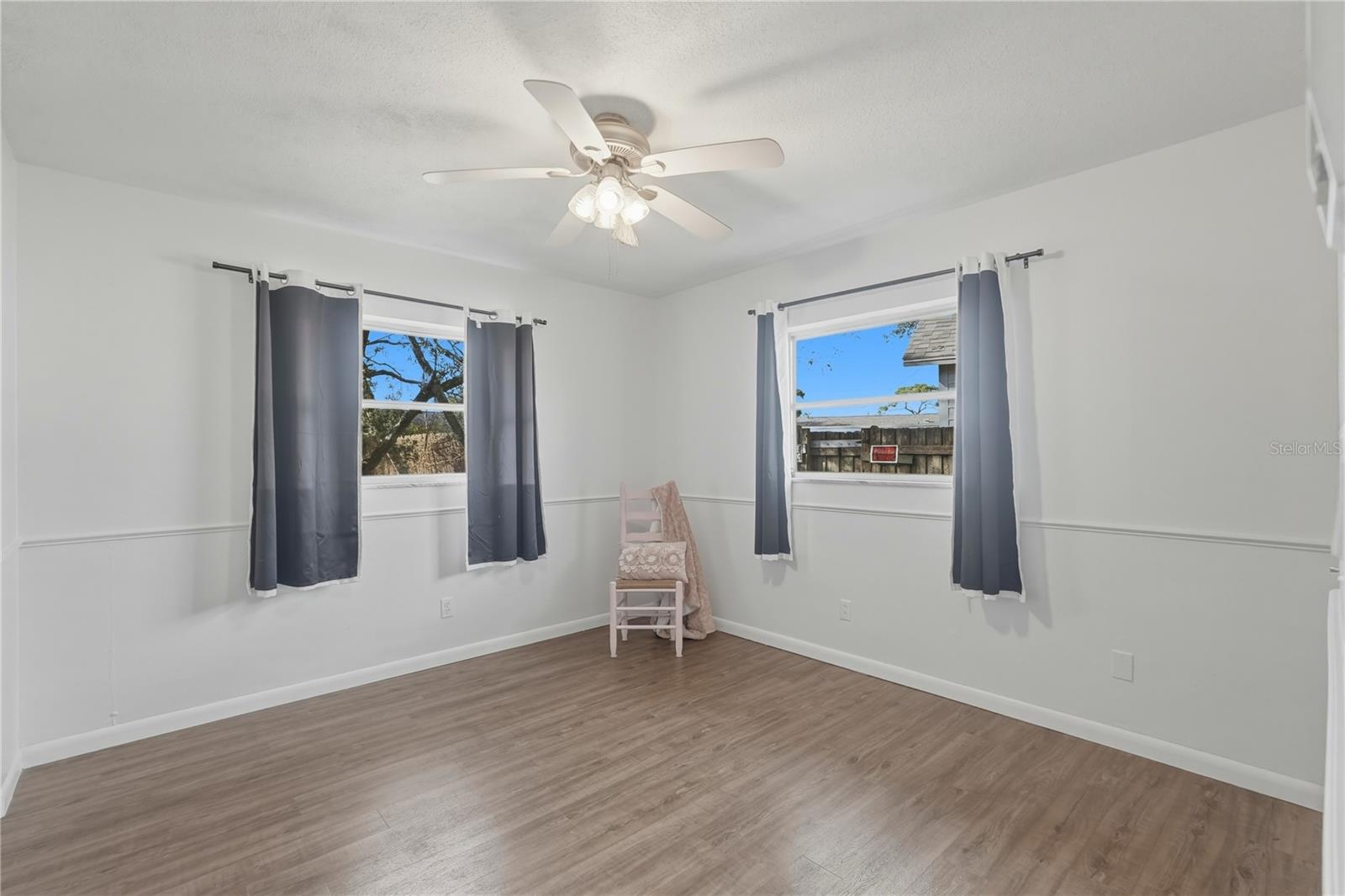 Image 21 of 33 For 3515 Country Club Way S