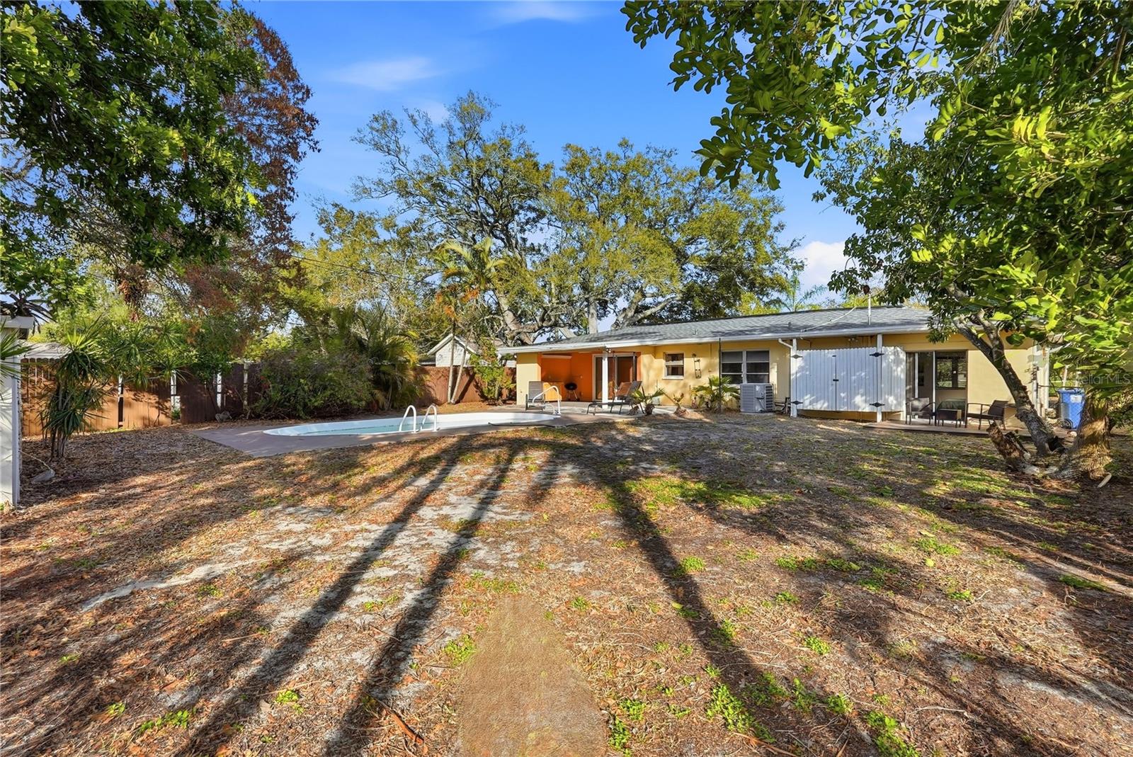 Image 24 of 33 For 3515 Country Club Way S