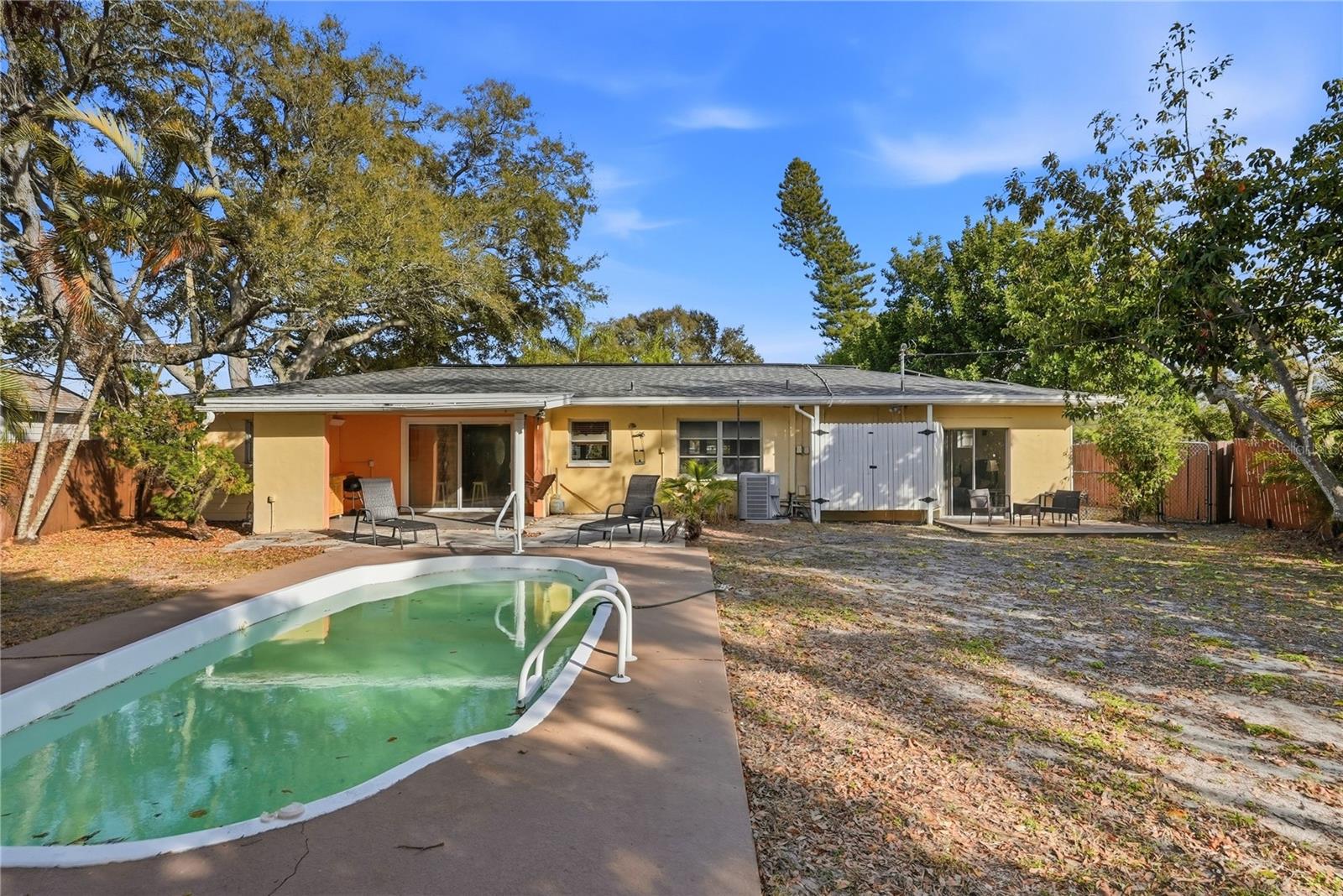 Image 25 of 33 For 3515 Country Club Way S