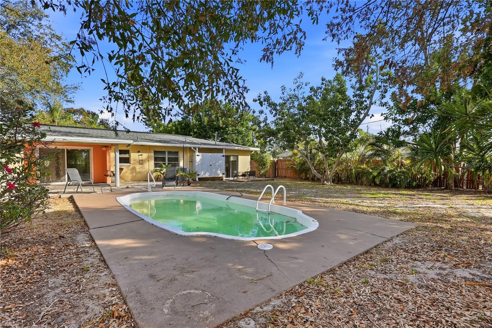 Image 26 of 33 For 3515 Country Club Way S