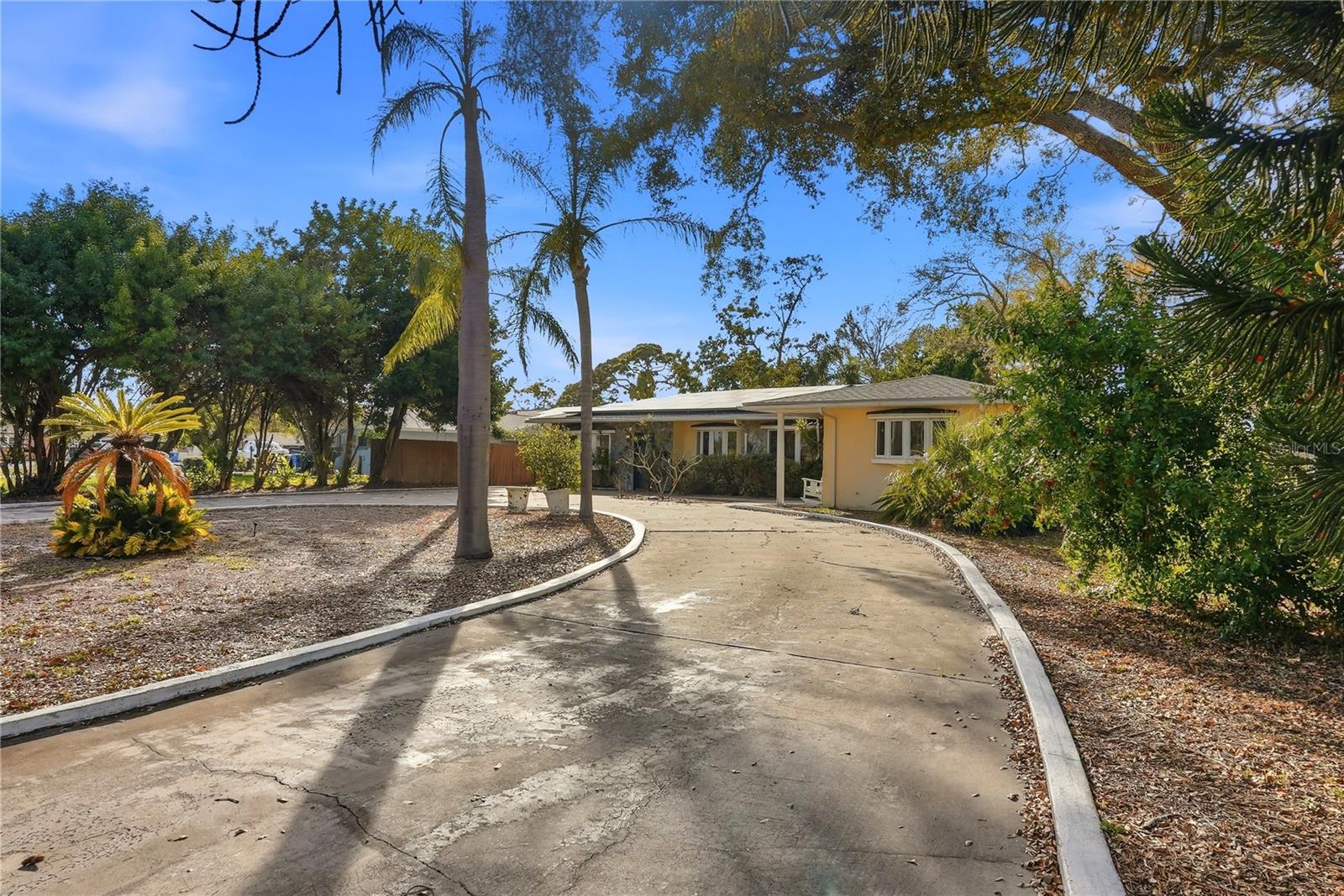 Image 3 of 33 For 3515 Country Club Way S