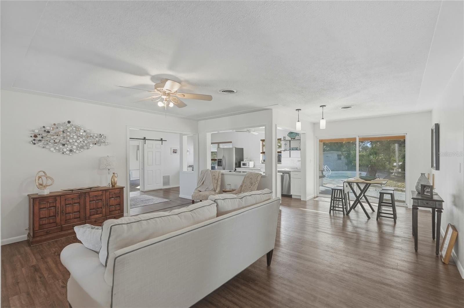 Image 5 of 33 For 3515 Country Club Way S