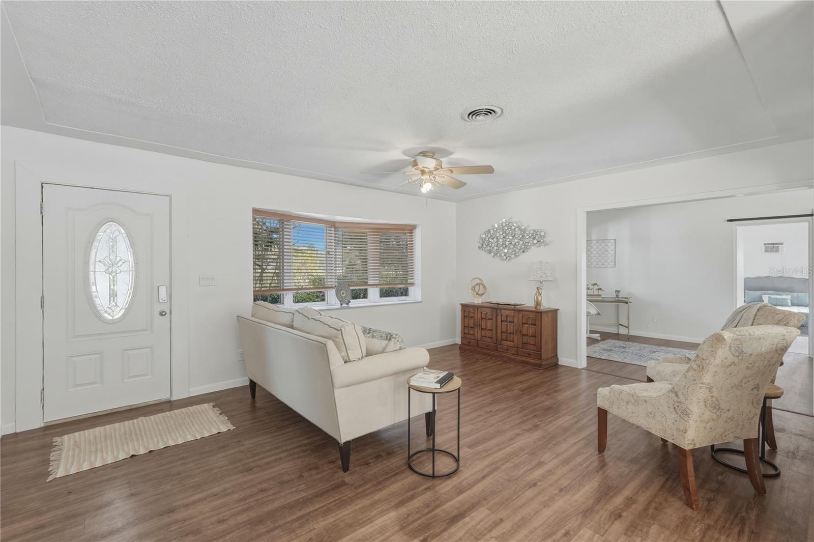 Image 6 of 33 For 3515 Country Club Way S