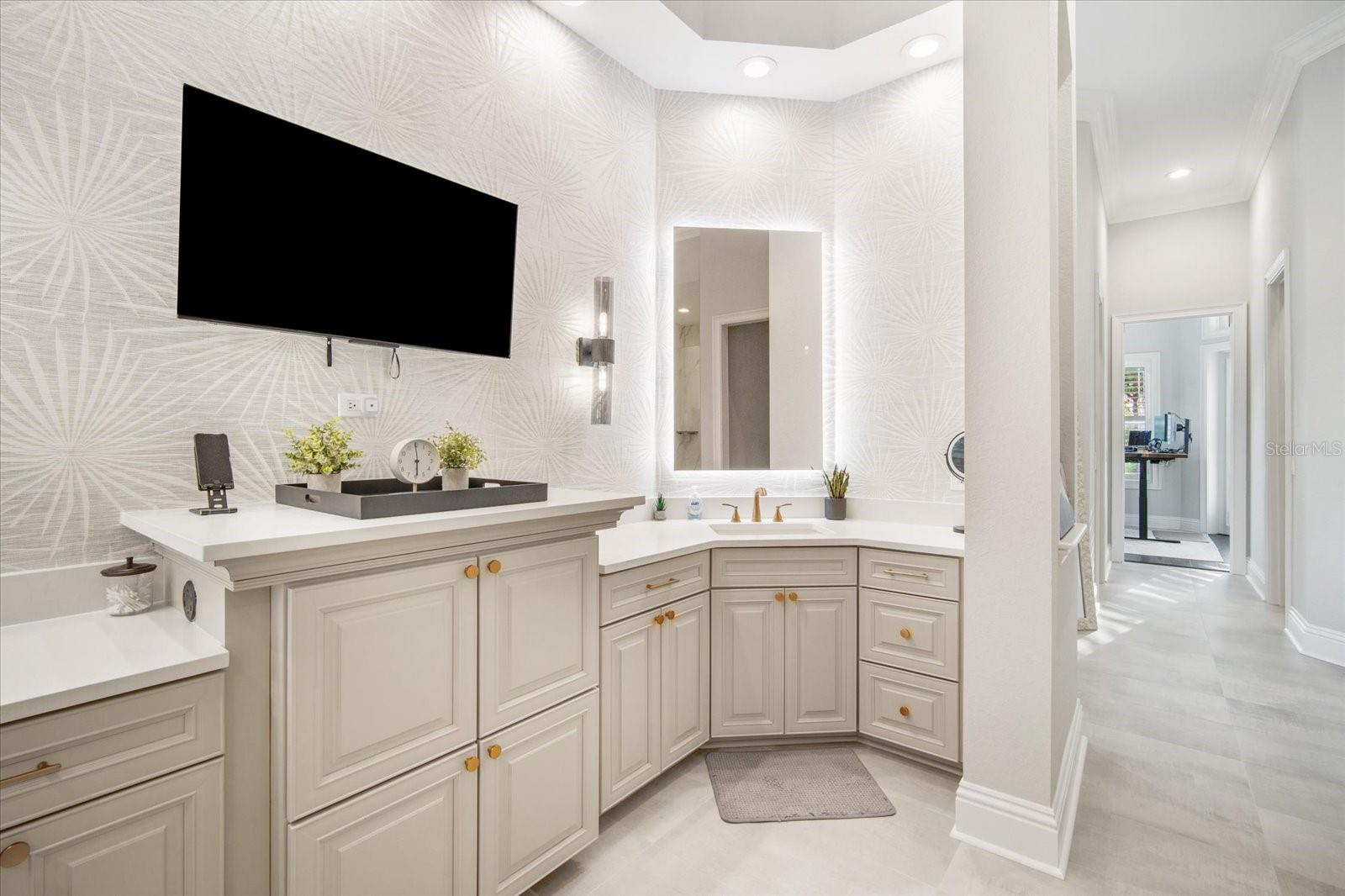 Image 32 of 70 For 11441 Hammock Oaks Court