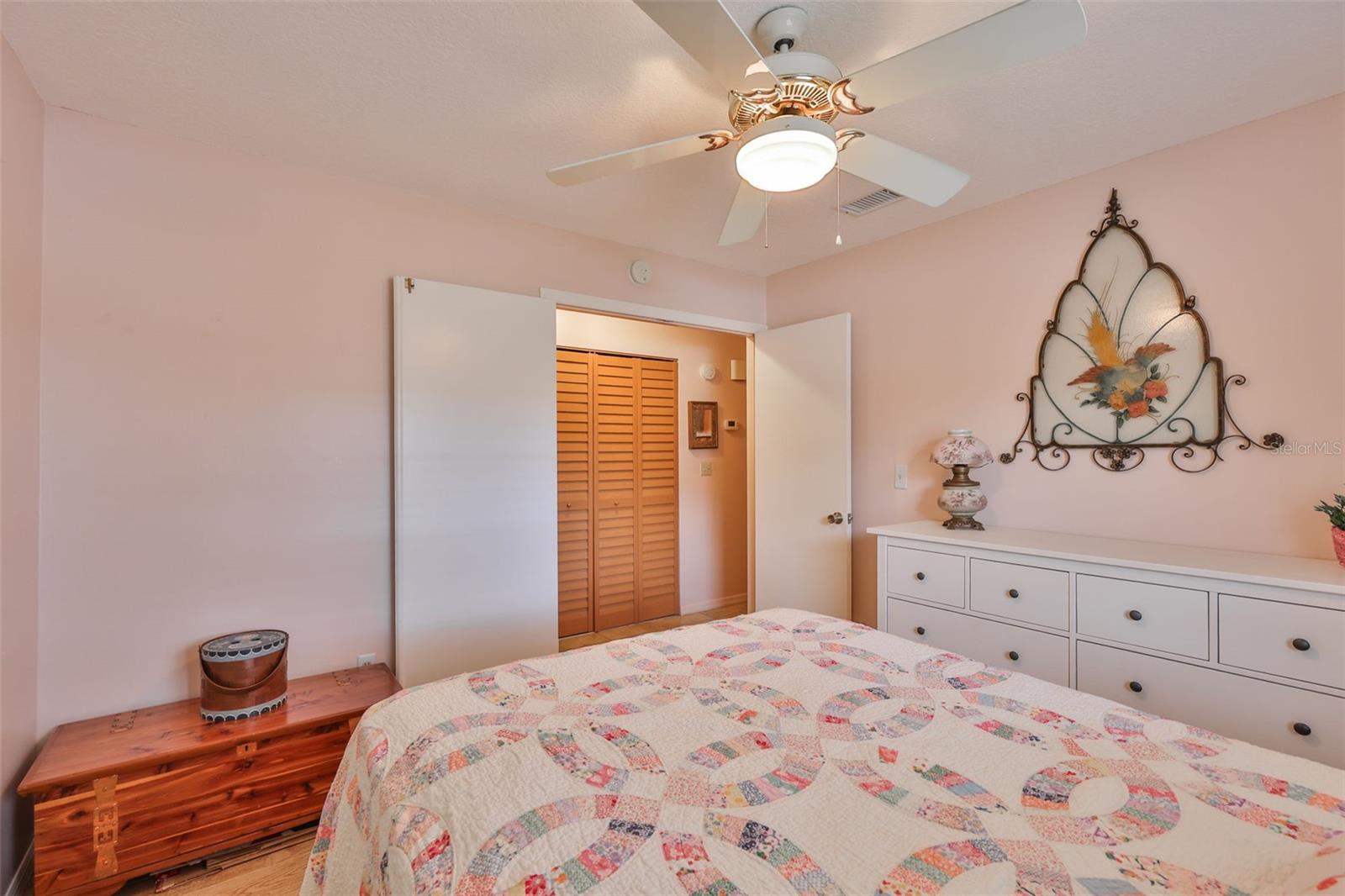 Image 13 of 92 For 2001 Heathfield Circle 239