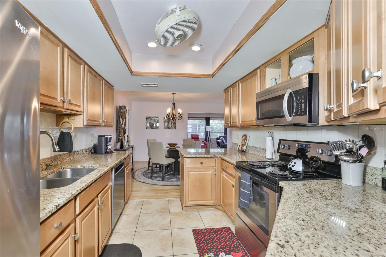 Image 14 of 92 For 2001 Heathfield Circle 239