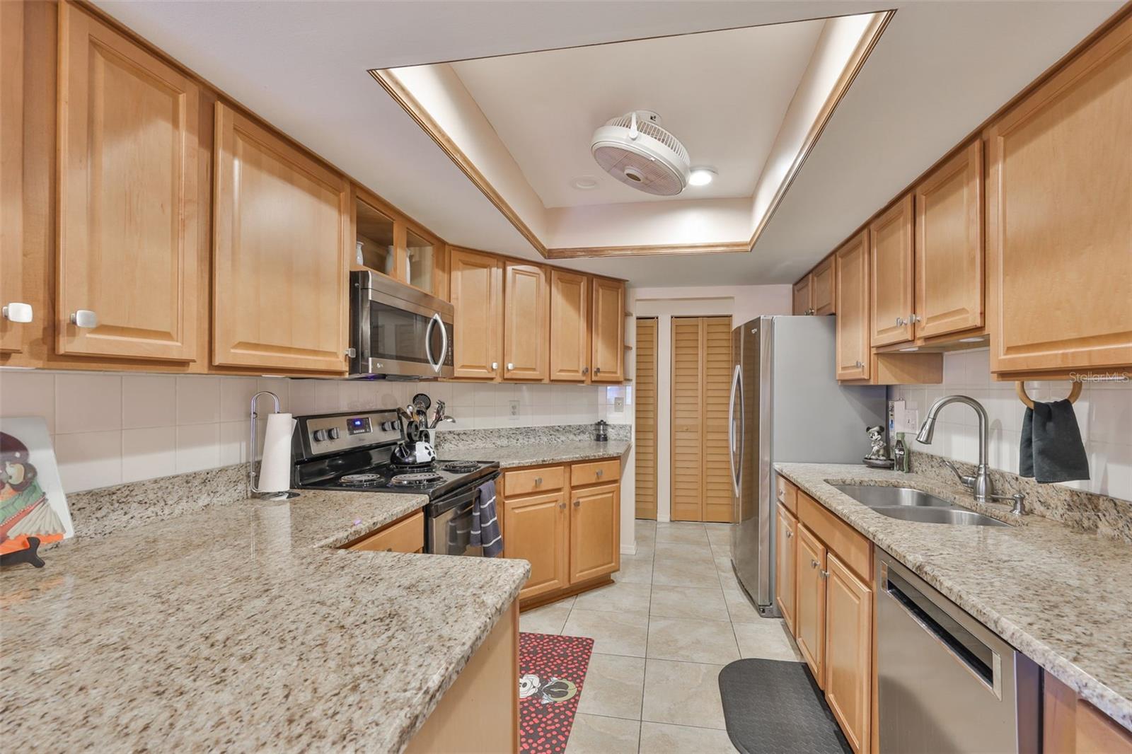 Image 16 of 92 For 2001 Heathfield Circle 239