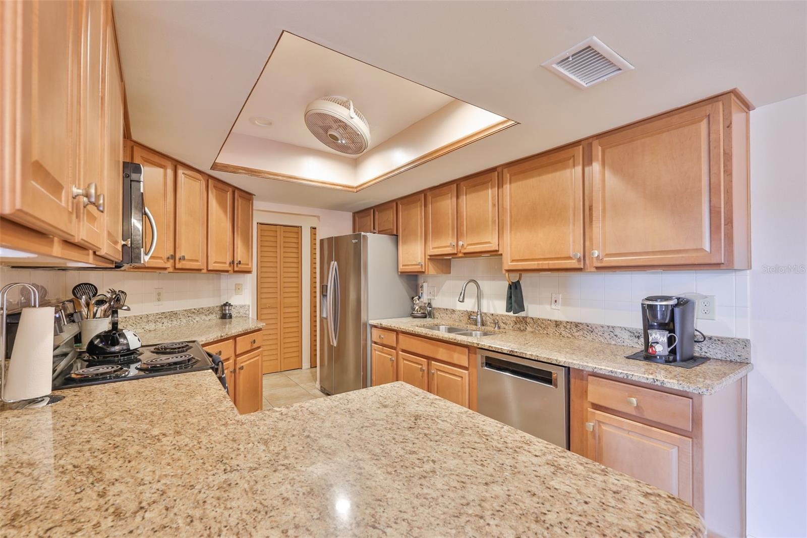 Image 17 of 92 For 2001 Heathfield Circle 239