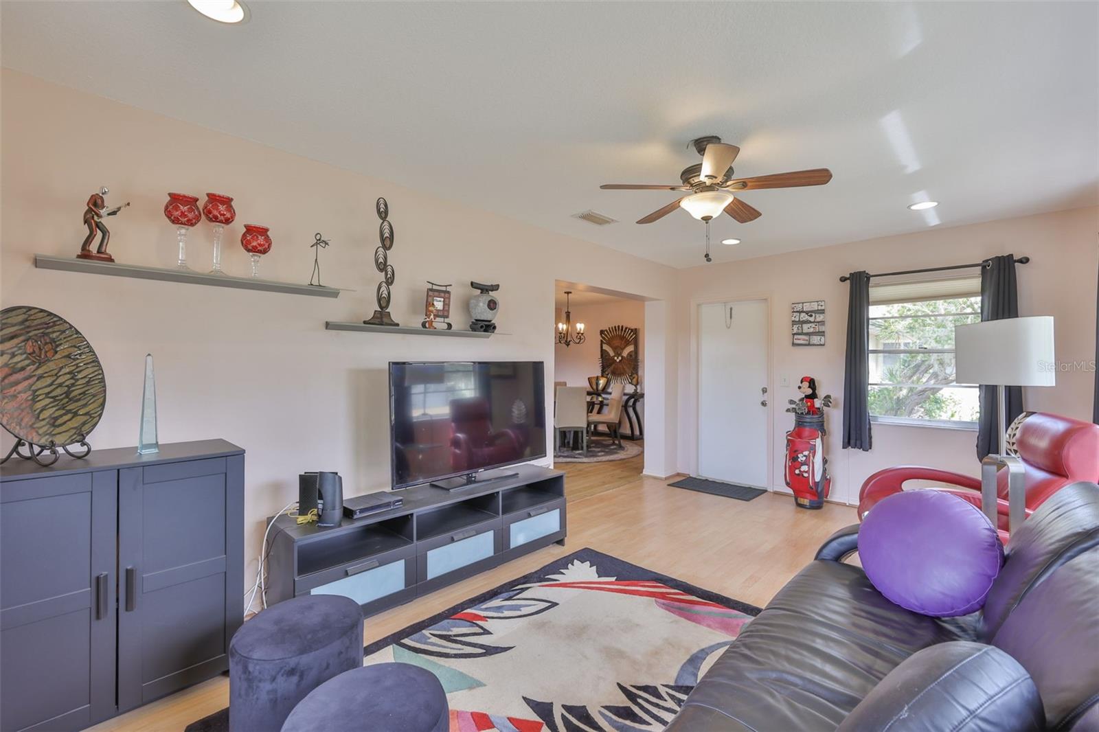 Image 27 of 92 For 2001 Heathfield Circle 239