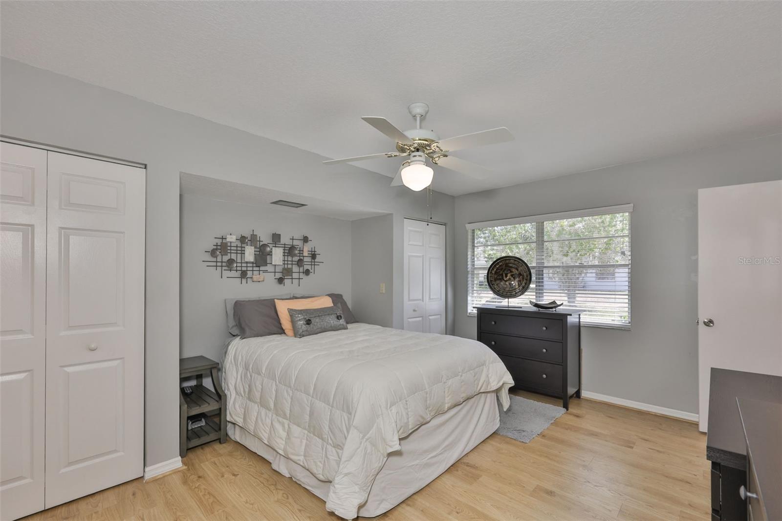 Image 31 of 92 For 2001 Heathfield Circle 239