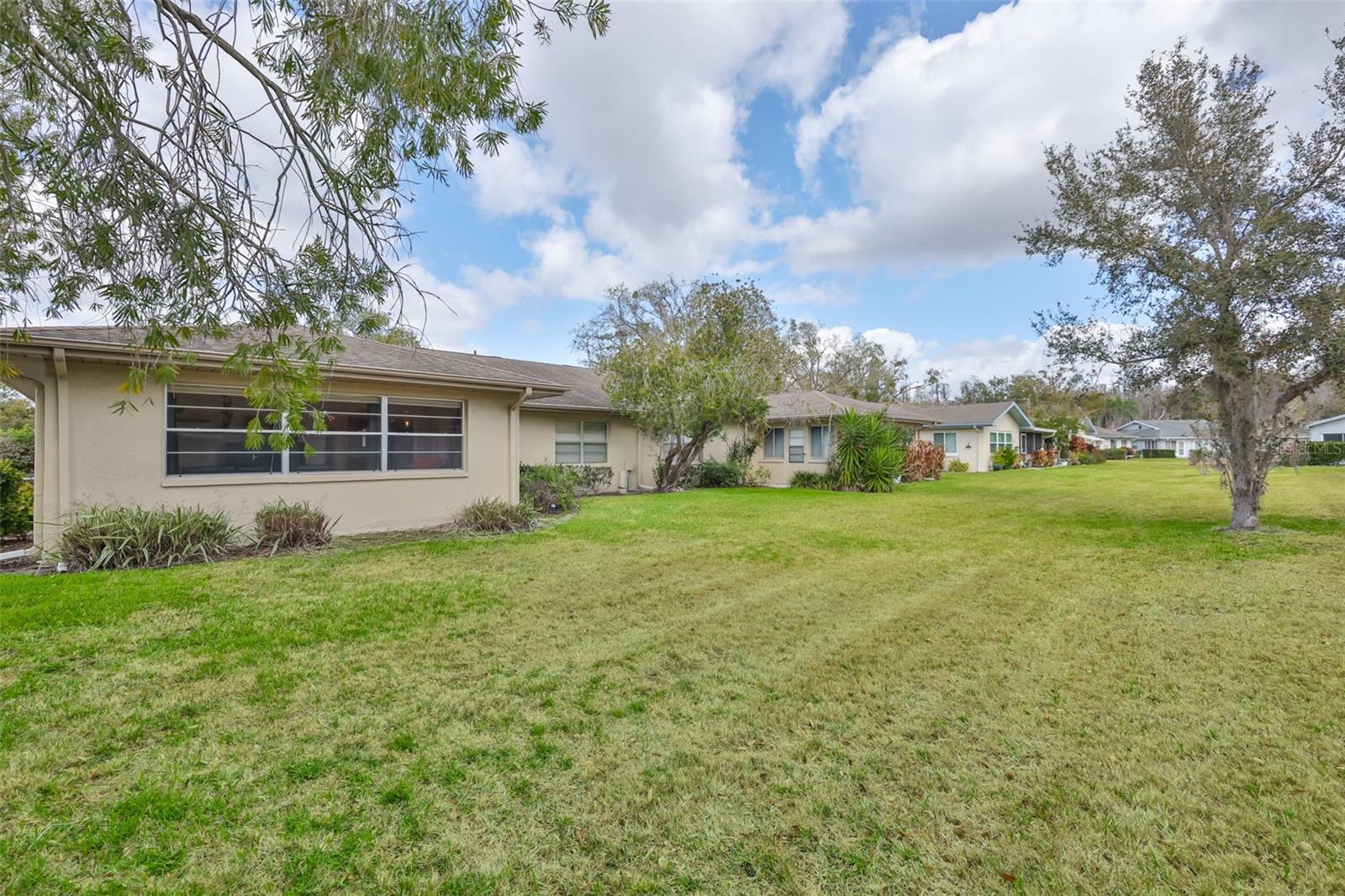 Image 36 of 92 For 2001 Heathfield Circle 239