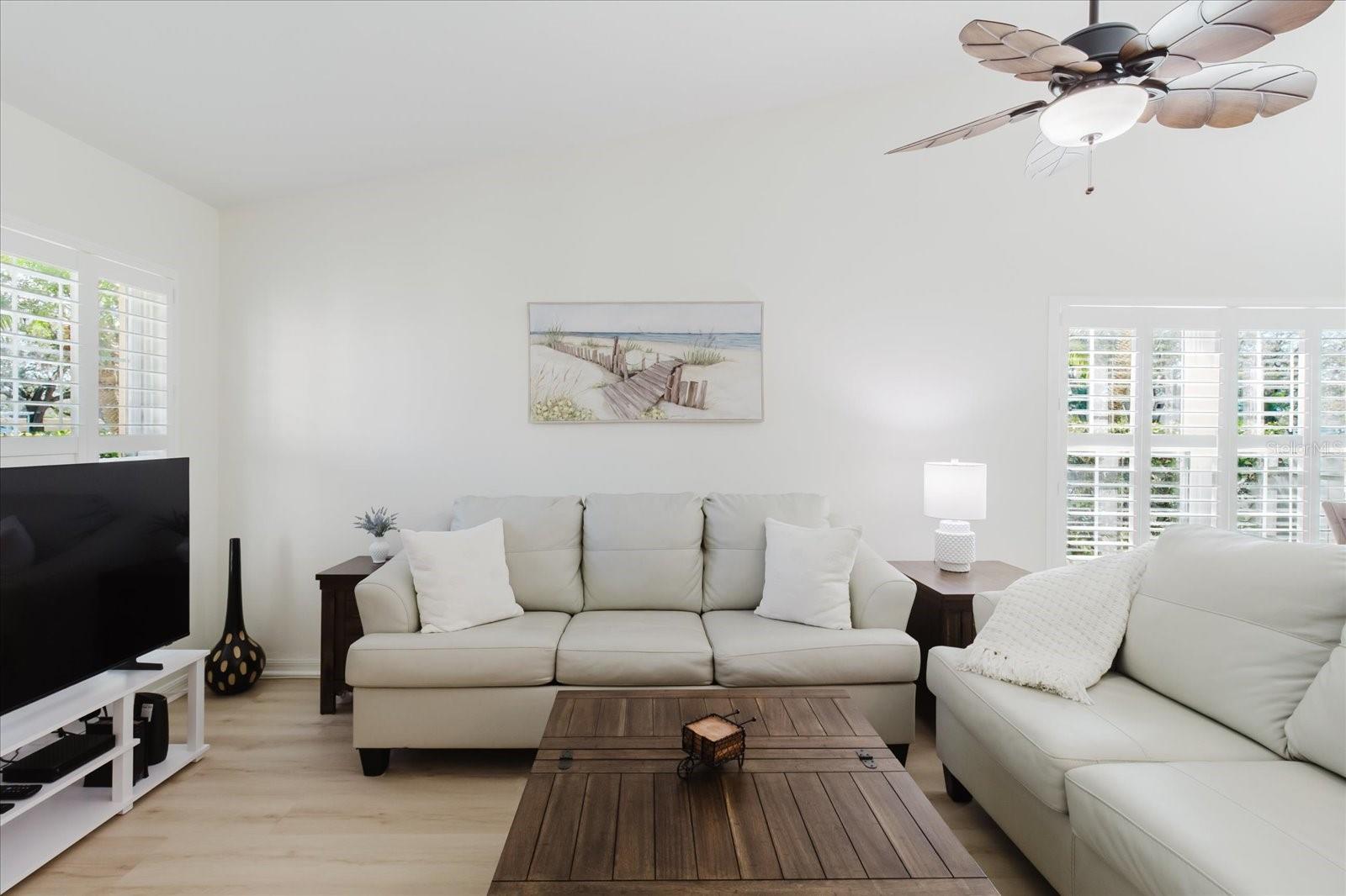 Image 7 of 38 For 7807 Hardwick Drive 111