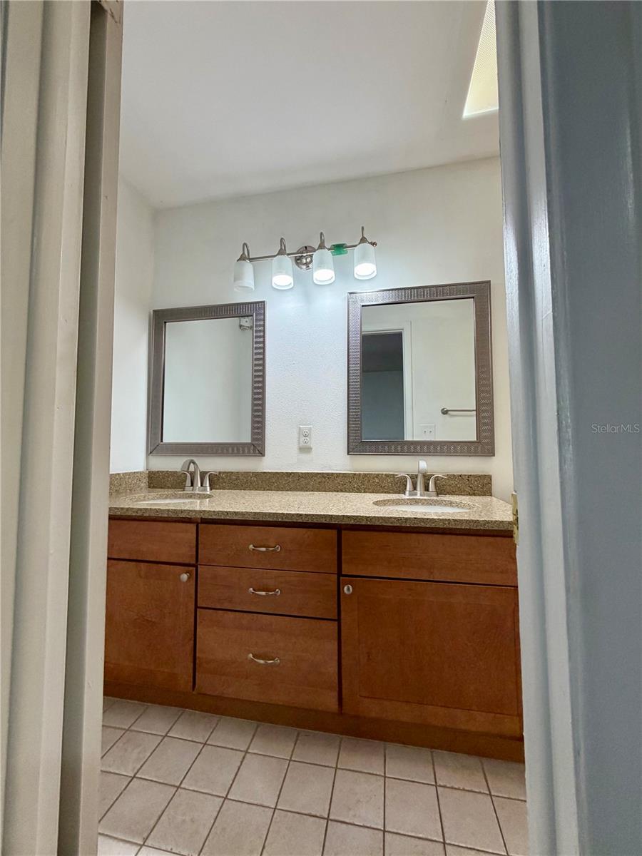 Image 13 of 22 For 7303 Woodkirk Court