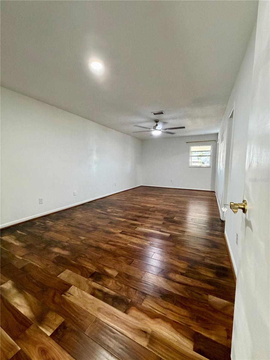 Image 18 of 22 For 7303 Woodkirk Court