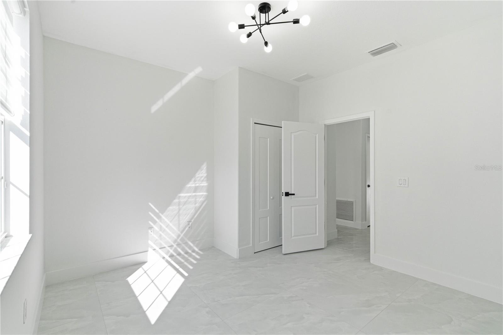 Listing photo id 9 for 13331 Graham Yarden Drive