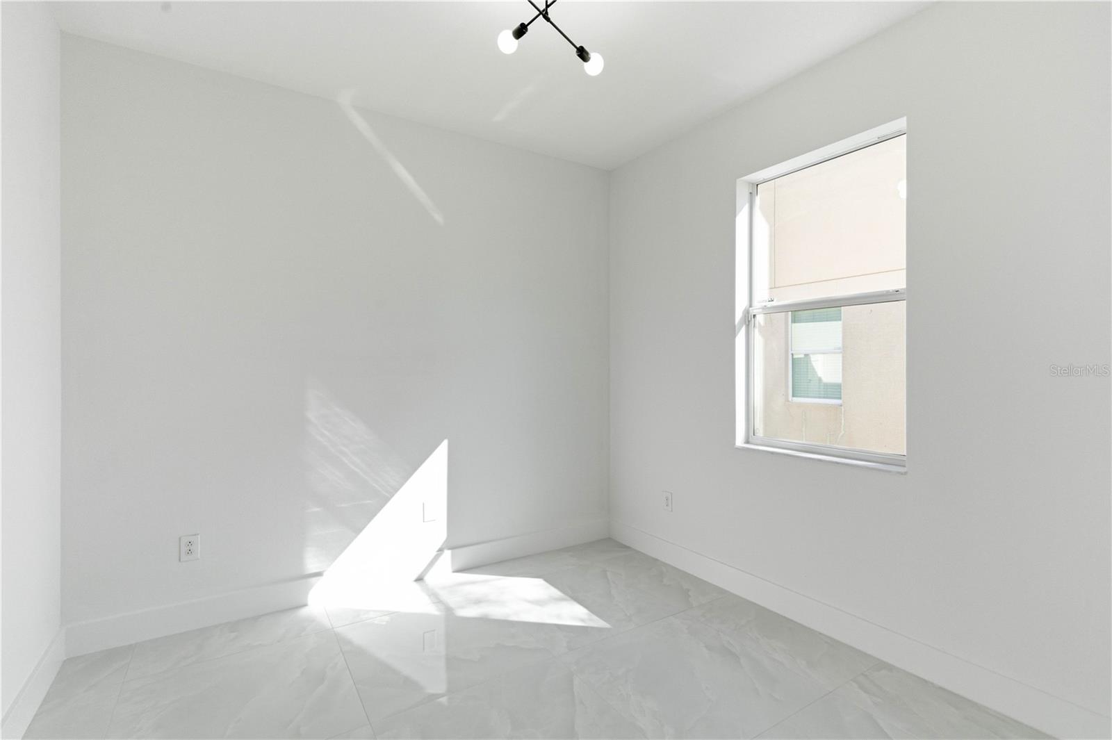 Listing photo id 12 for 13331 Graham Yarden Drive