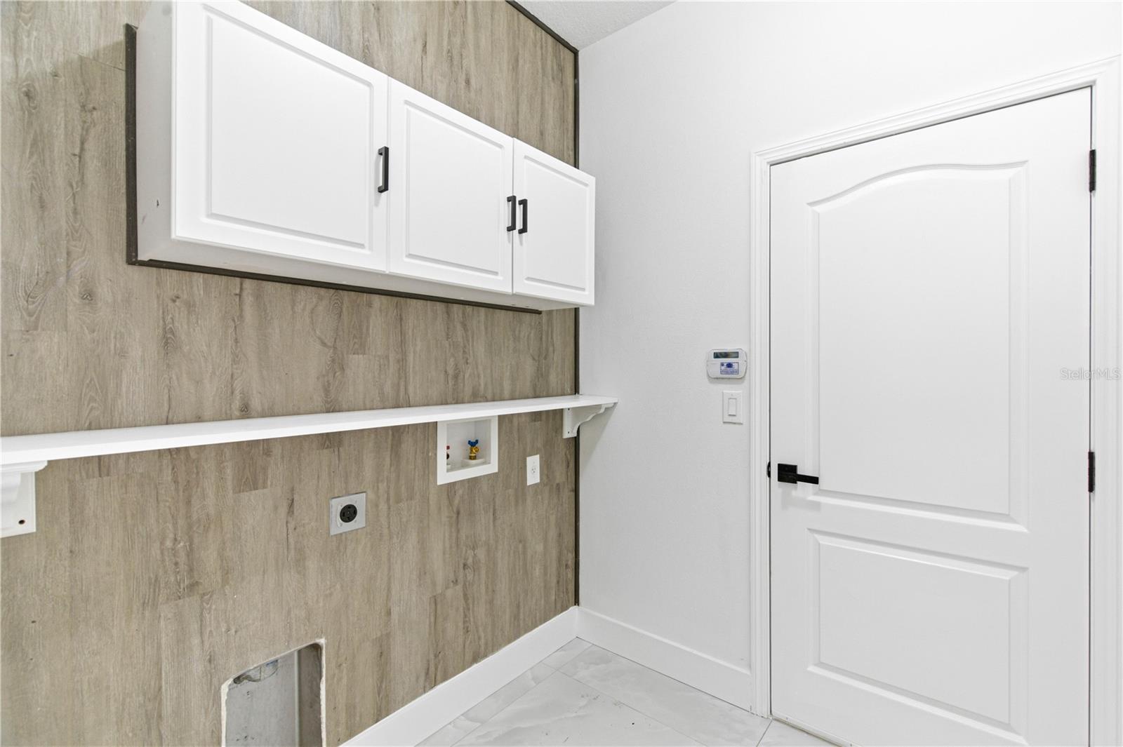 Listing photo id 14 for 13331 Graham Yarden Drive