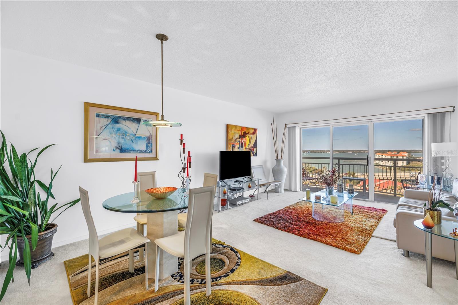 Listing photo id 11 for 4900 Brittany Drive S 1209