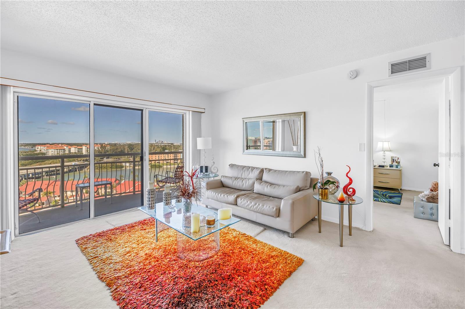 Listing photo id 13 for 4900 Brittany Drive S 1209