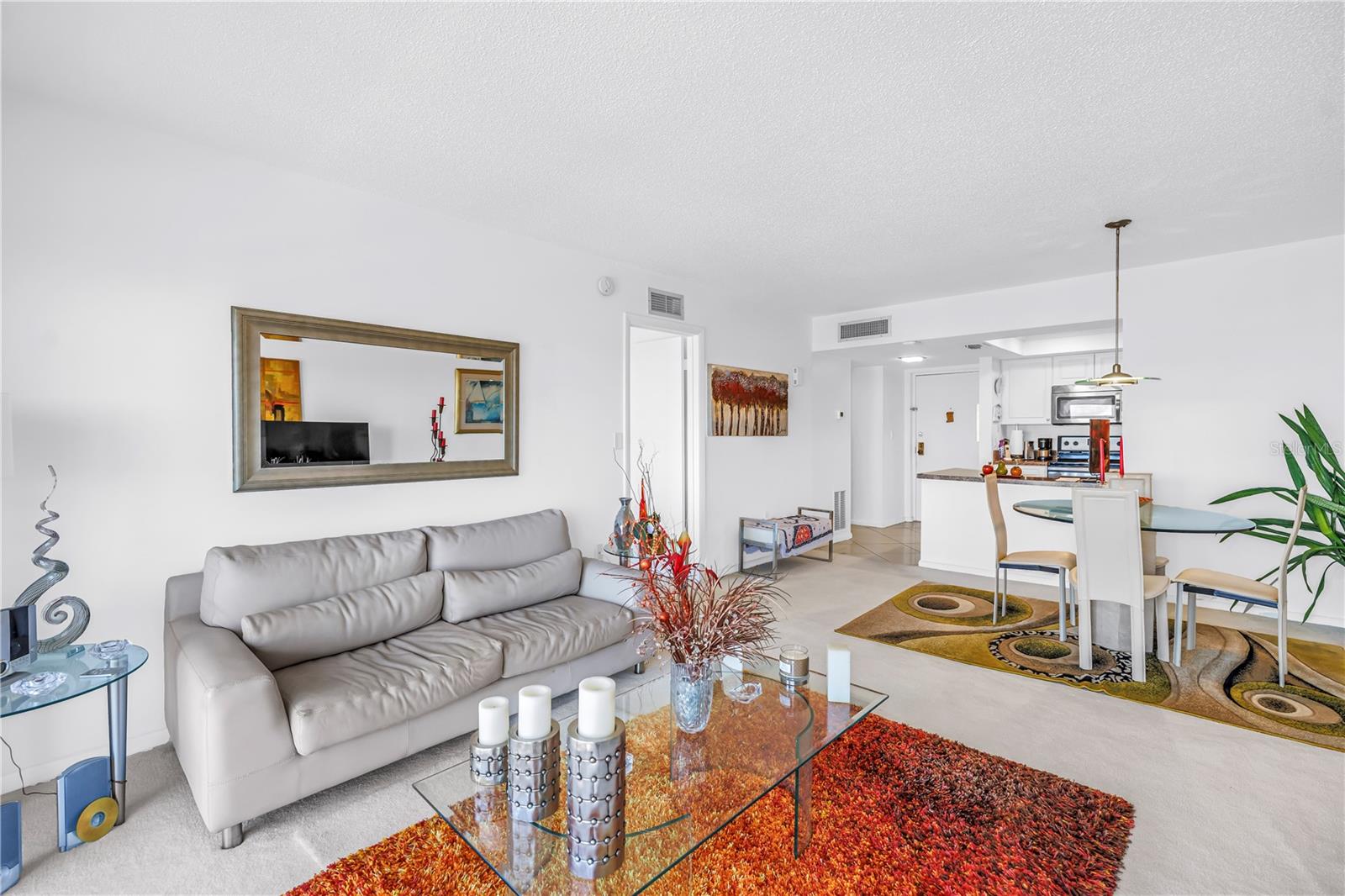 Listing photo id 17 for 4900 Brittany Drive S 1209