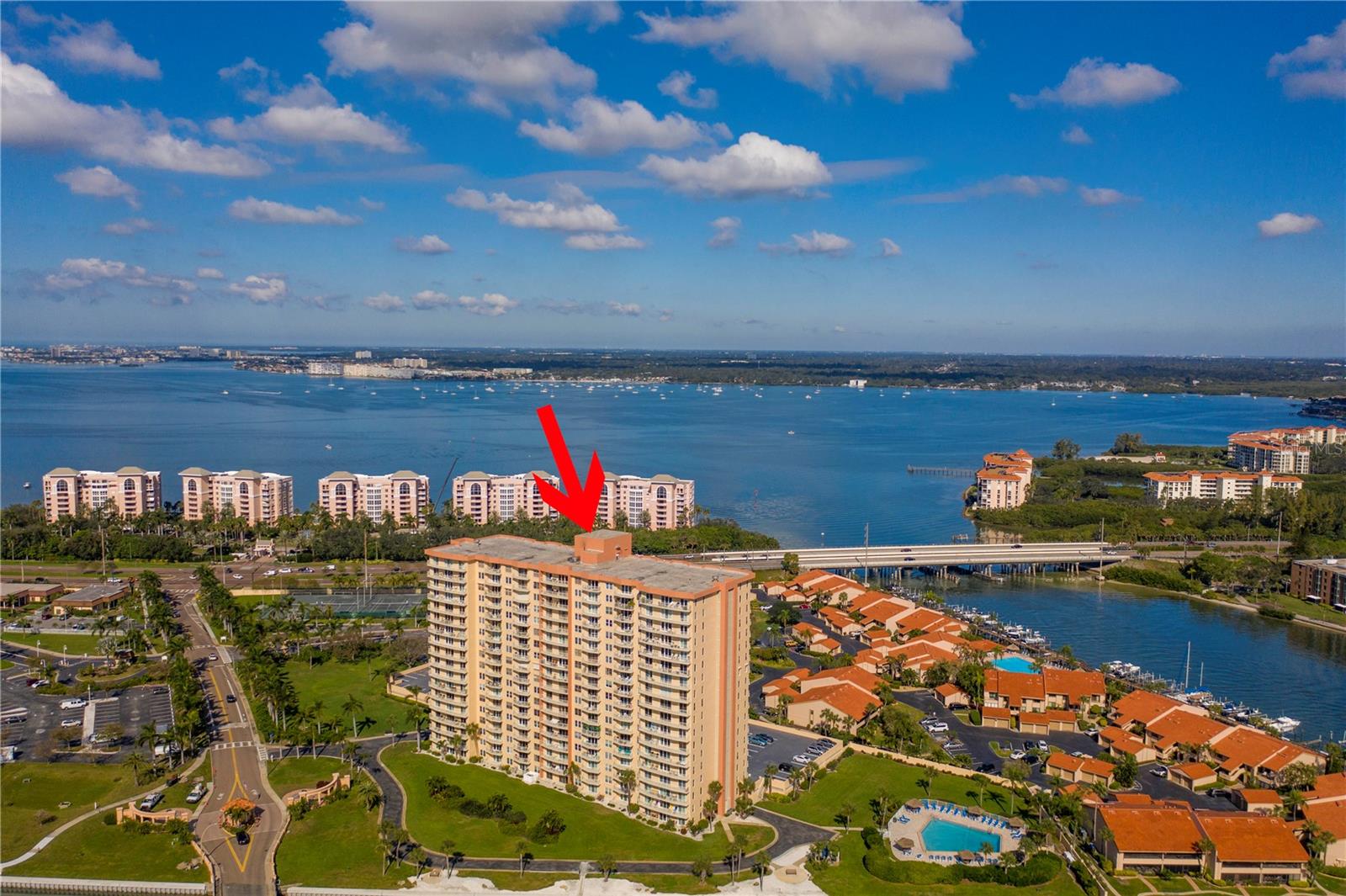 Listing photo id 0 for 4900 Brittany Drive S 1209