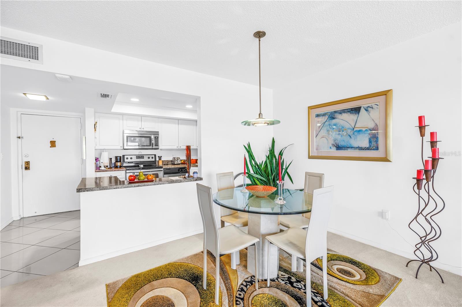 Listing photo id 18 for 4900 Brittany Drive S 1209