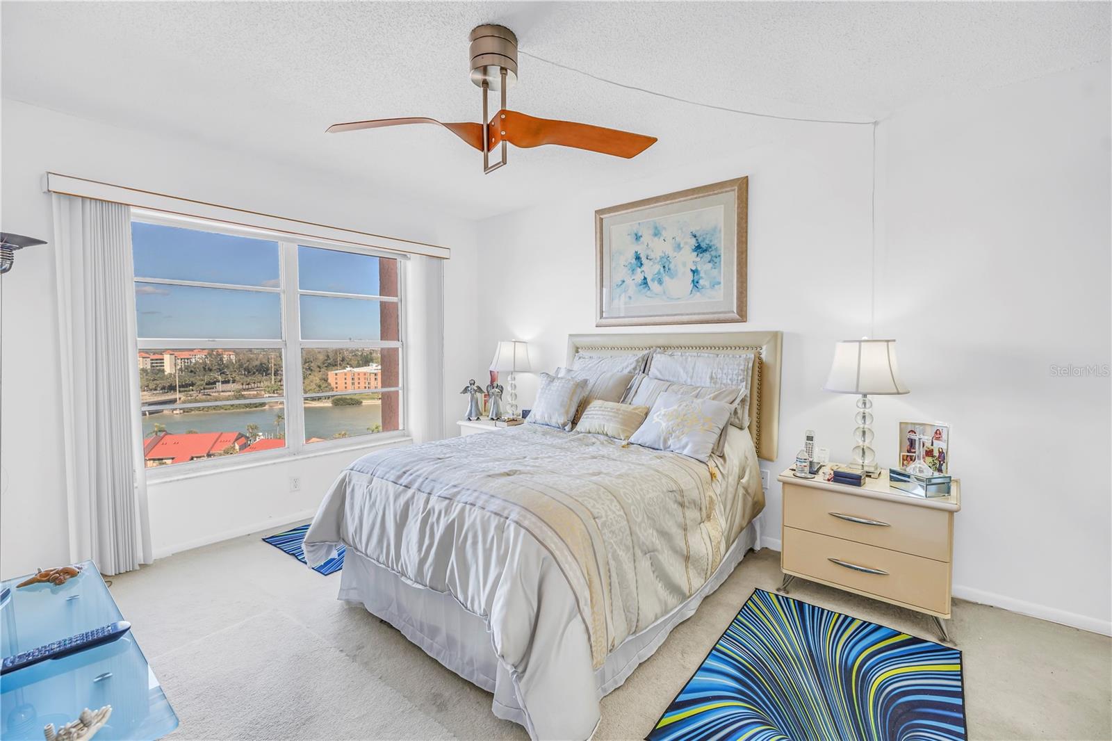 Listing photo id 19 for 4900 Brittany Drive S 1209