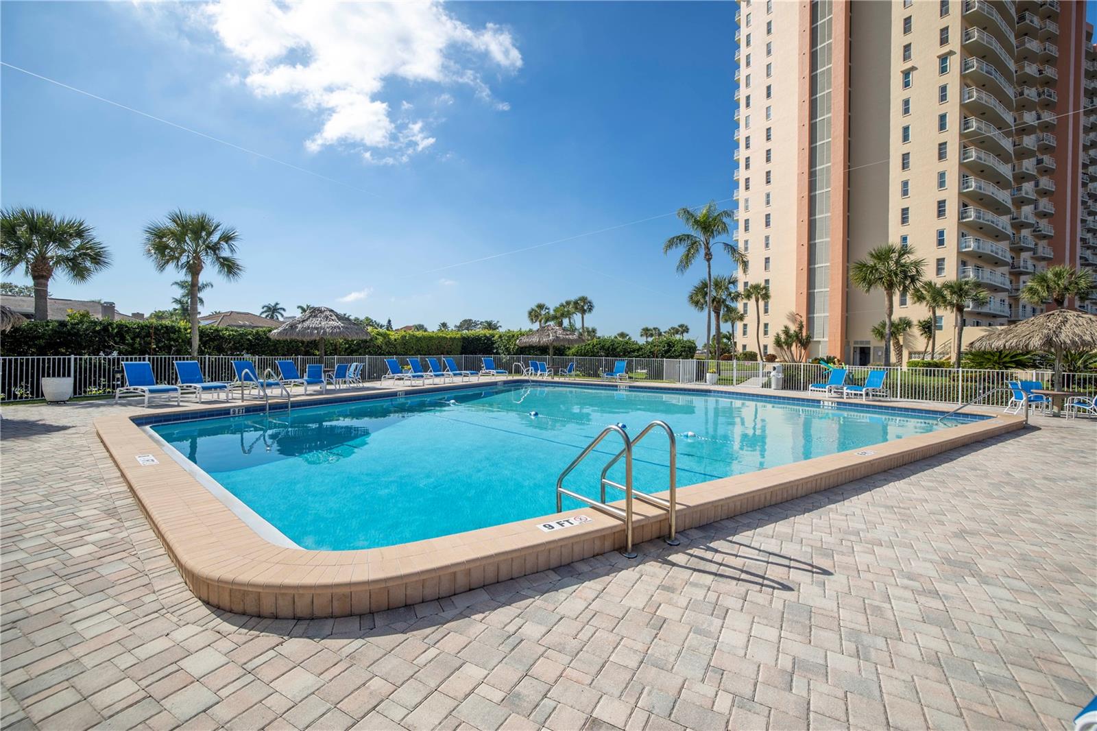 Listing photo id 34 for 4900 Brittany Drive S 1209