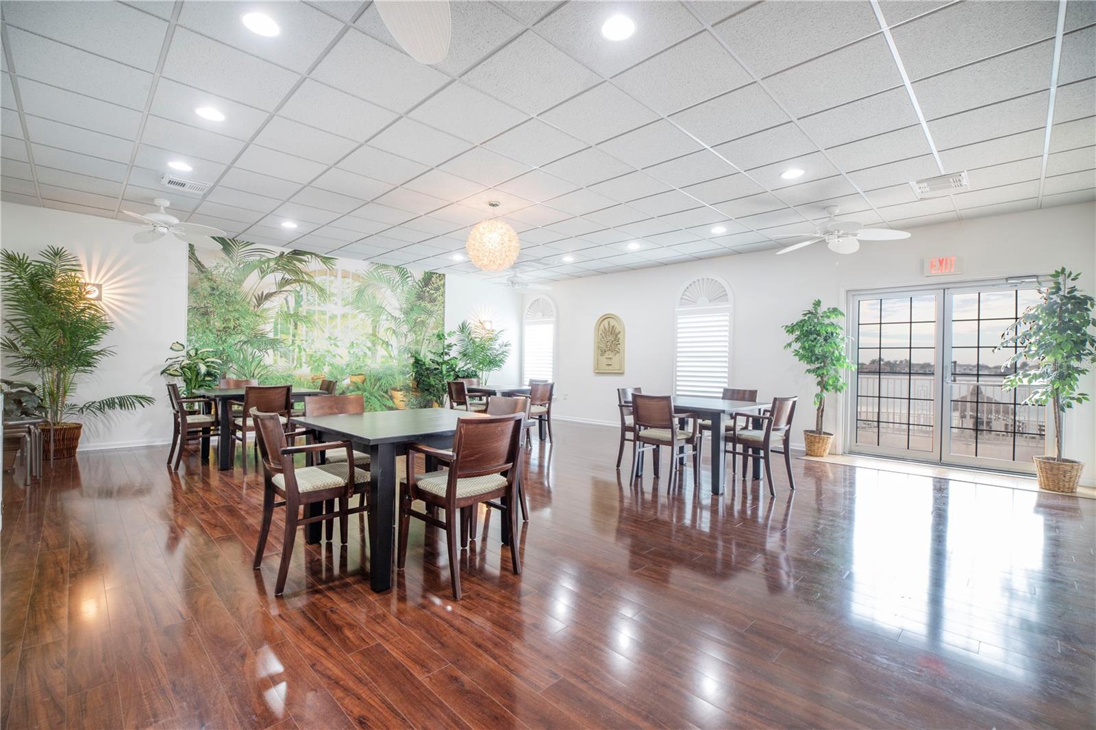 Listing photo id 57 for 4900 Brittany Drive S 1209