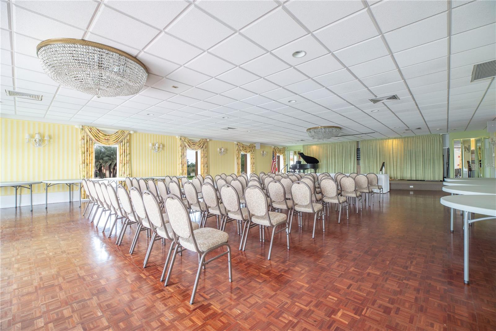 Listing photo id 58 for 4900 Brittany Drive S 1209