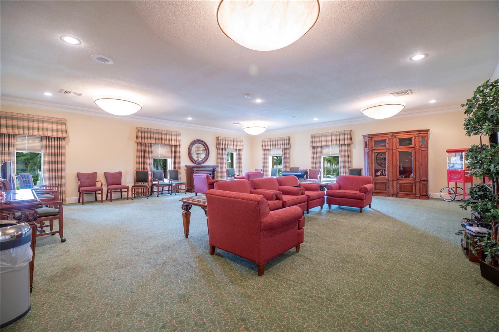 Listing photo id 59 for 4900 Brittany Drive S 1209