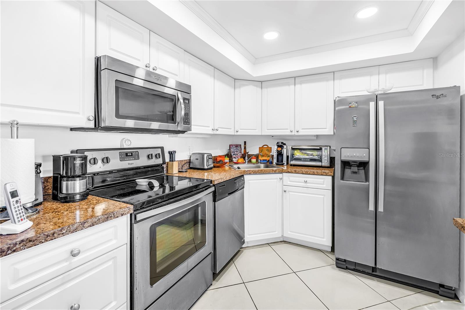 Listing photo id 5 for 4900 Brittany Drive S 1209