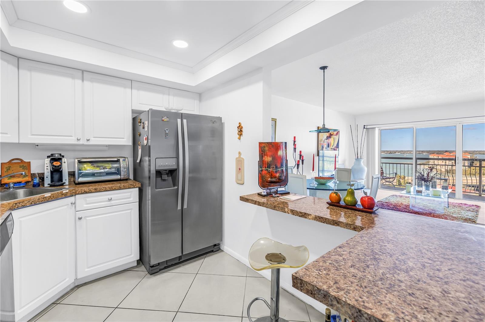 Listing photo id 6 for 4900 Brittany Drive S 1209