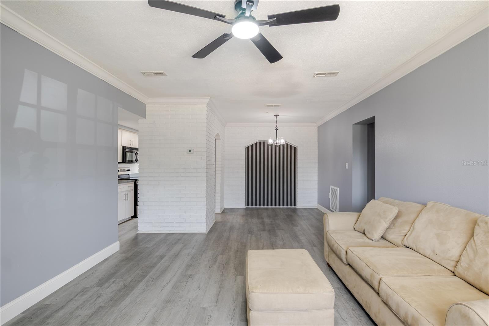 Image 4 of 30 For 8725 52nd Street