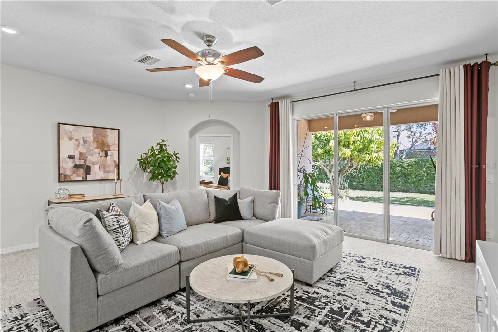 Listing photo id 19 for 3205 Majestic View Drive