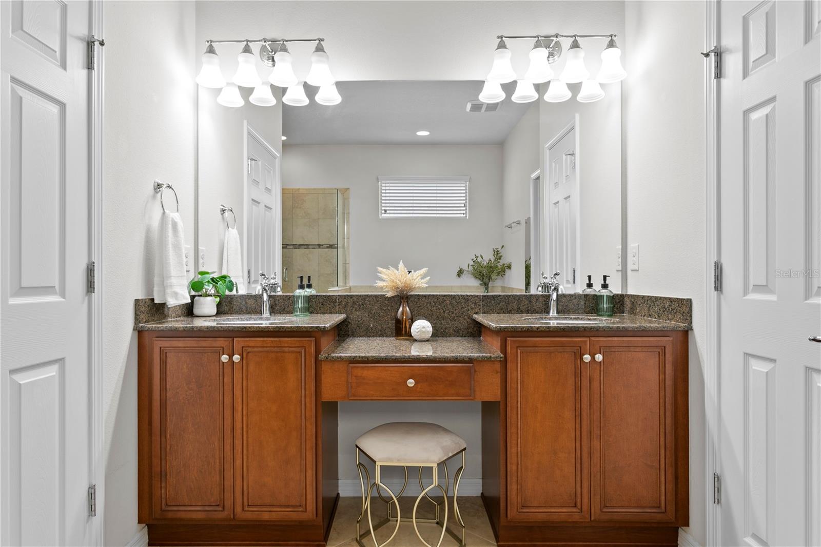 Listing photo id 27 for 3205 Majestic View Drive