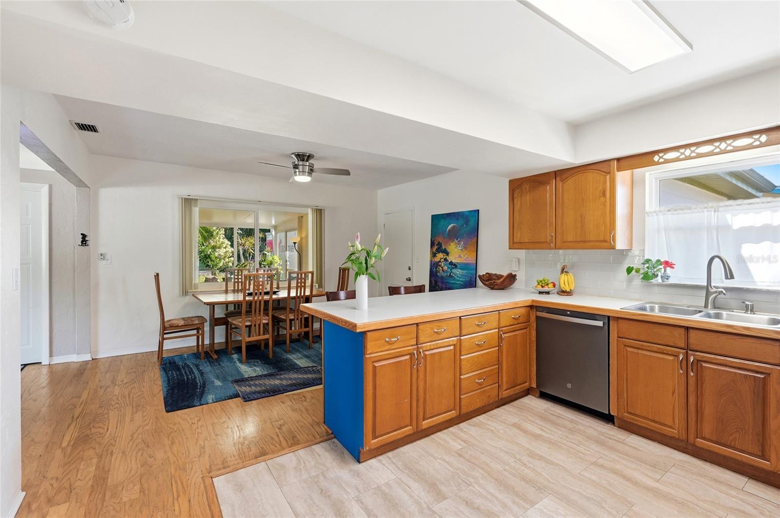 Image 27 of 82 For 2701 56th Street S