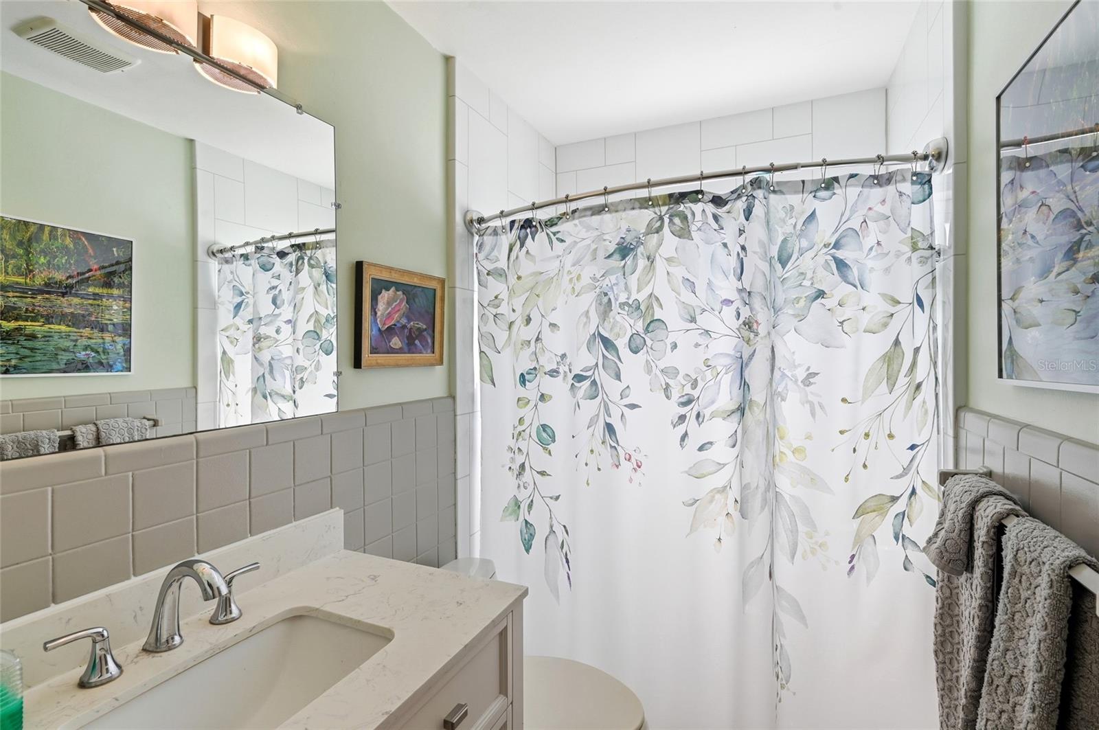 Image 33 of 82 For 2701 56th Street S