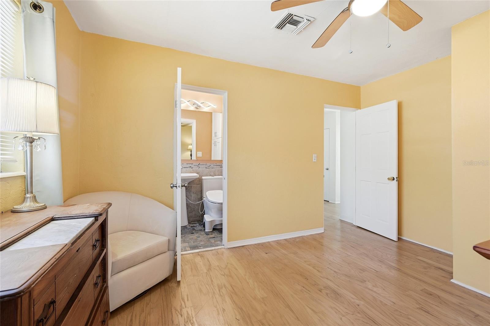 Image 43 of 82 For 2701 56th Street S